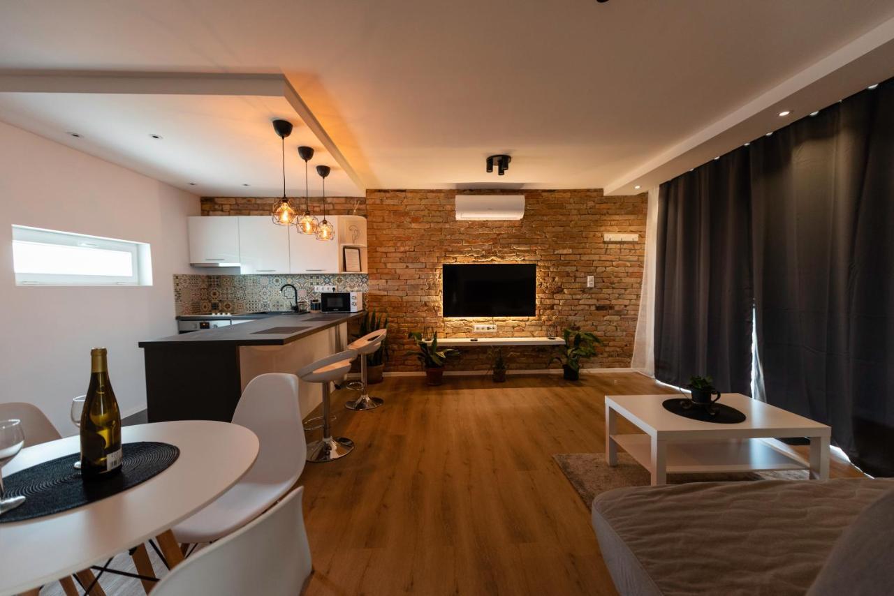 Pitypang Apartman Kapolnasnyek エクステリア 写真